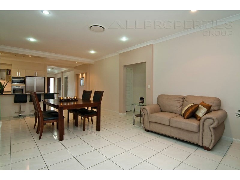 11 Rowan St, Parkwood Estate, Heathwood QLD 4110