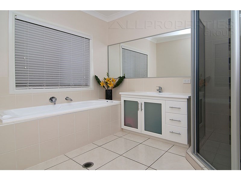 11 Rowan St, Parkwood Estate, Heathwood QLD 4110