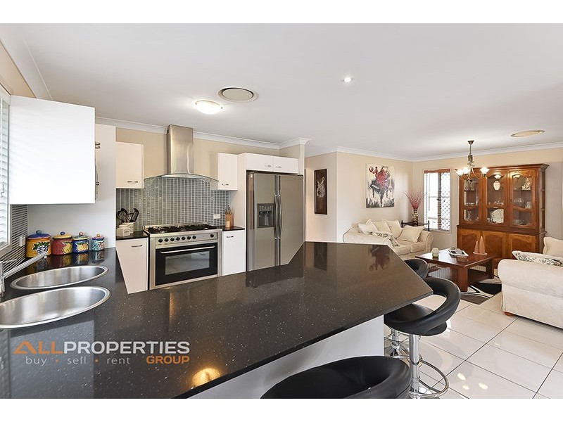 13 Sandalwood Street, Heathwood QLD 4110