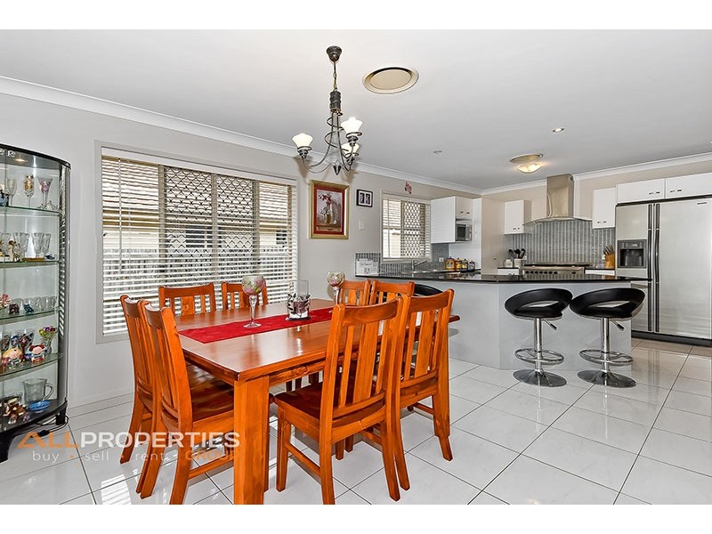 13 Sandalwood Street, Heathwood QLD 4110