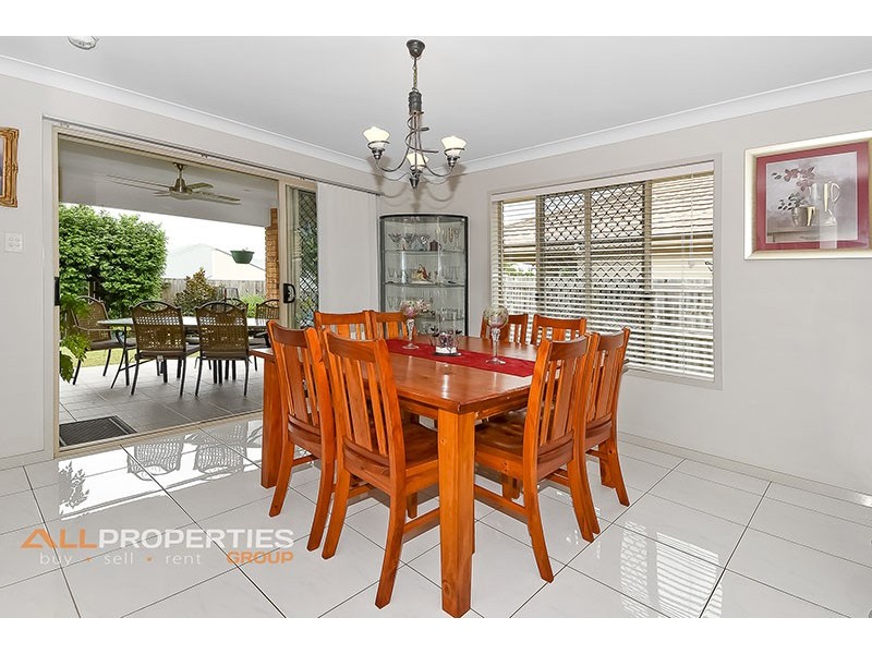 13 Sandalwood Street, Heathwood QLD 4110