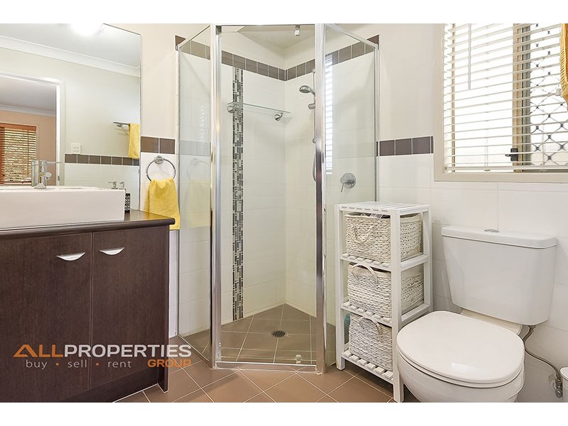 13 Sandalwood Street, Heathwood QLD 4110