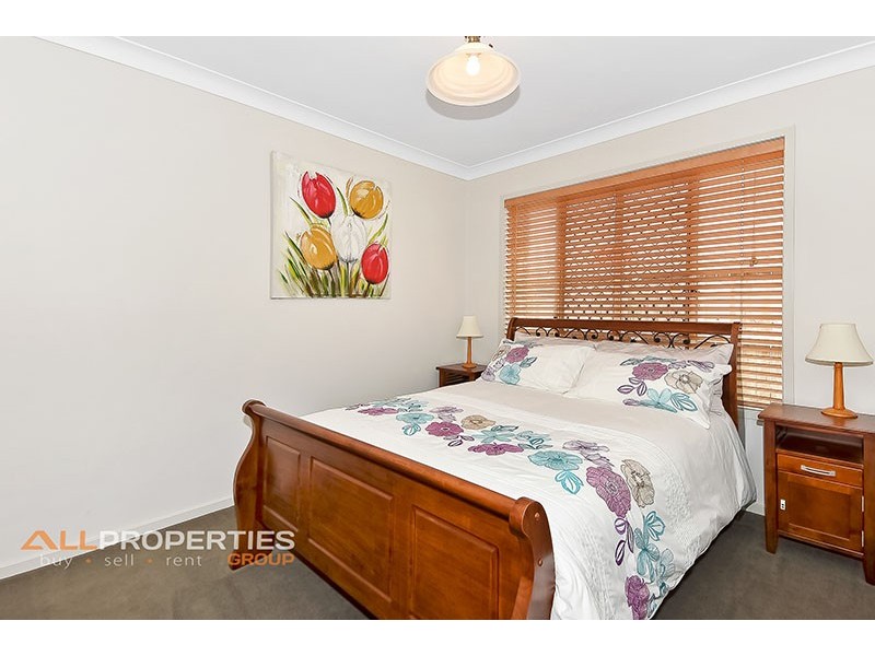 13 Sandalwood Street, Heathwood QLD 4110