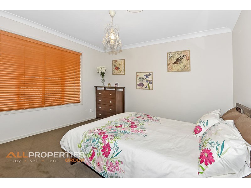 13 Sandalwood Street, Heathwood QLD 4110