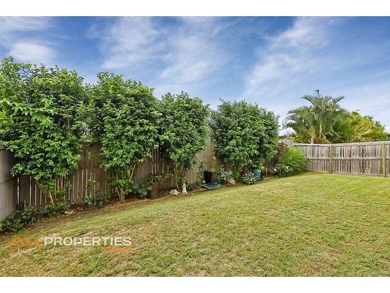 13 Sandalwood Street, Heathwood QLD 4110