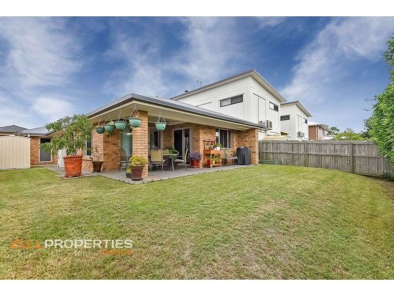 13 Sandalwood Street, Heathwood QLD 4110