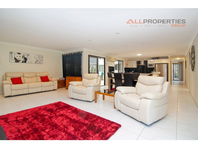 2 Broadsword Ct, Forestdale QLD 4118
