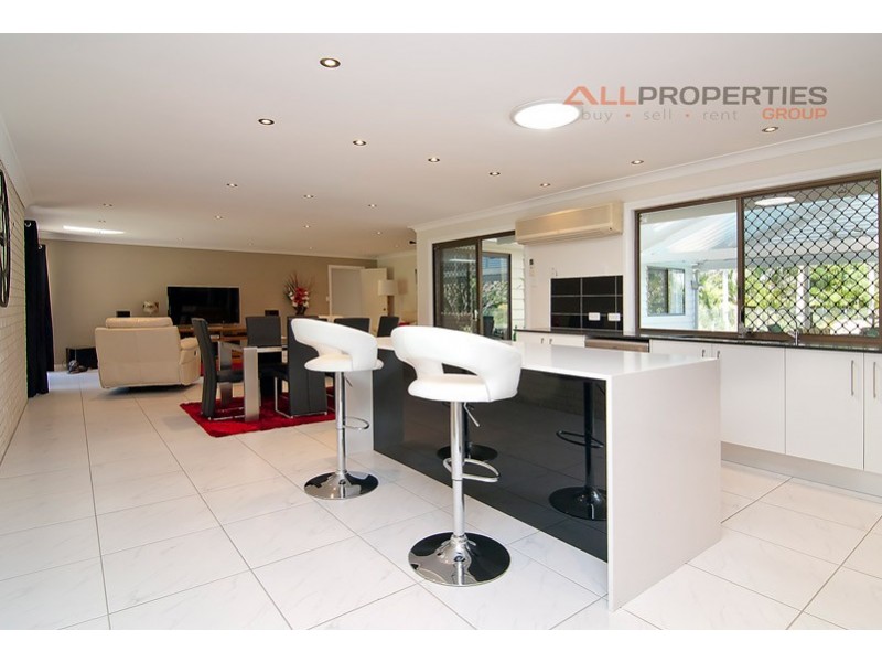 2 Broadsword Ct, Forestdale QLD 4118