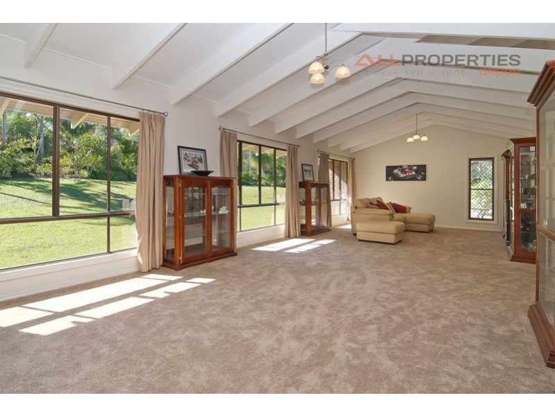2 Broadsword Ct, Forestdale QLD 4118
