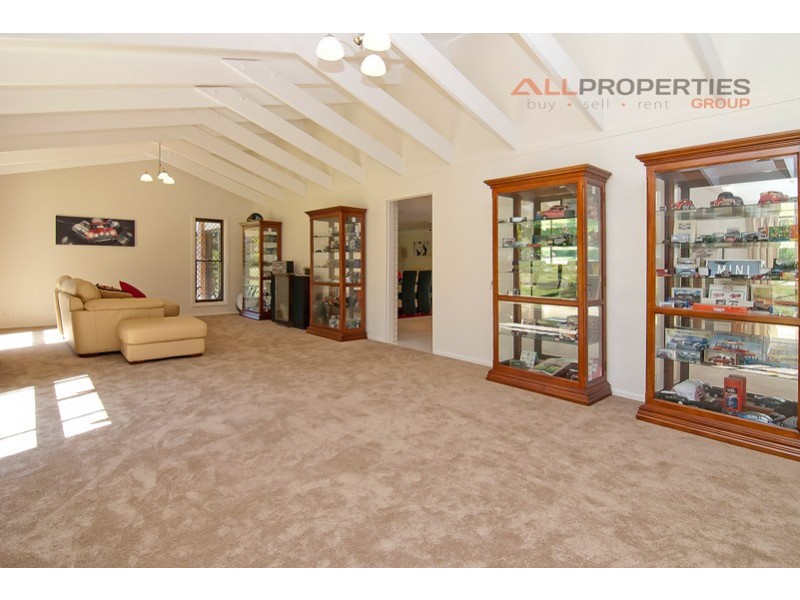 2 Broadsword Ct, Forestdale QLD 4118