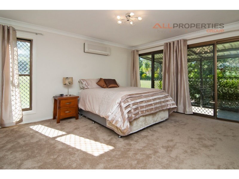 2 Broadsword Ct, Forestdale QLD 4118