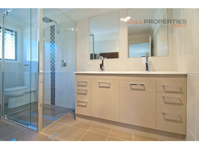 2 Broadsword Ct, Forestdale QLD 4118