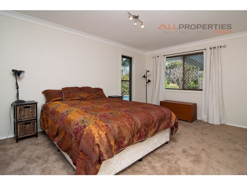 2 Broadsword Ct, Forestdale QLD 4118