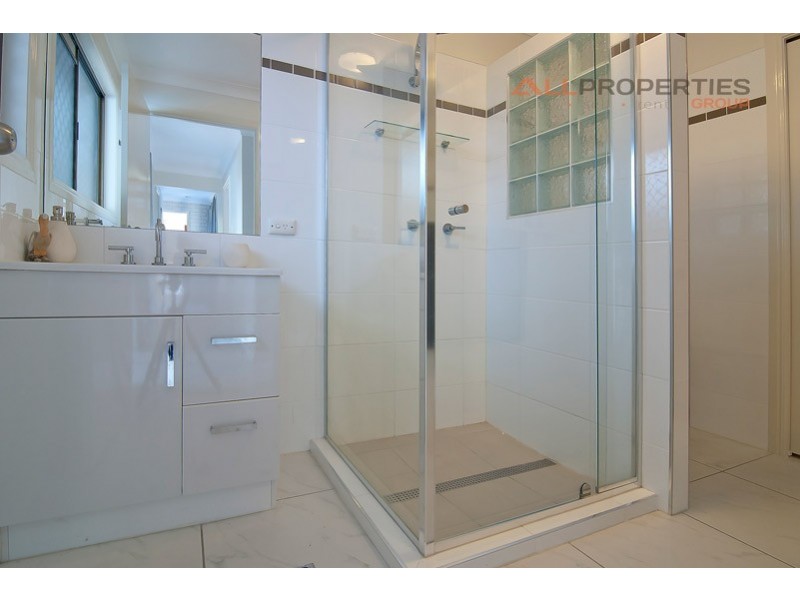 2 Broadsword Ct, Forestdale QLD 4118