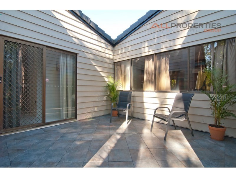 2 Broadsword Ct, Forestdale QLD 4118