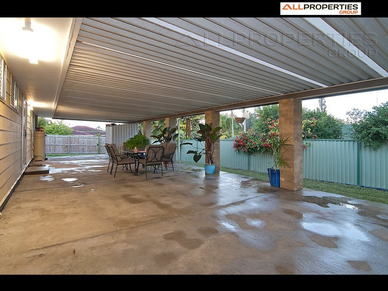 2 OWENS CRESCENT, Regents Park QLD 4118