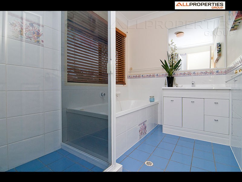 139 Lake Eyre Cres, Parkinson QLD 4115