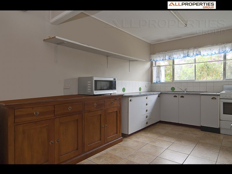 8 George Street, Kingston QLD 4114