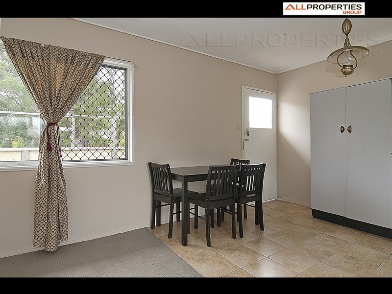 8 George Street, Kingston QLD 4114