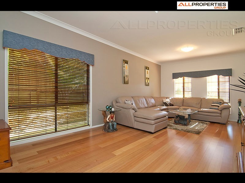 4 Camberwell Place, Forest Lake QLD 4078