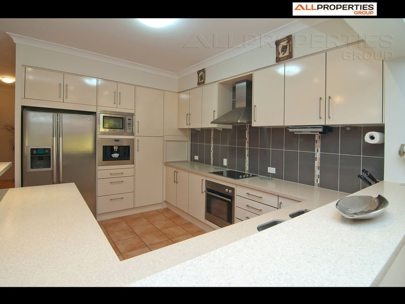 4 Camberwell Place, Forest Lake QLD 4078