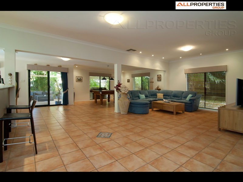 4 Camberwell Place, Forest Lake QLD 4078