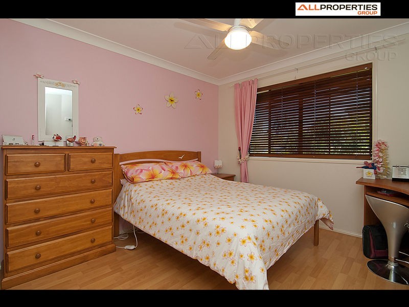 4 Camberwell Place, Forest Lake QLD 4078