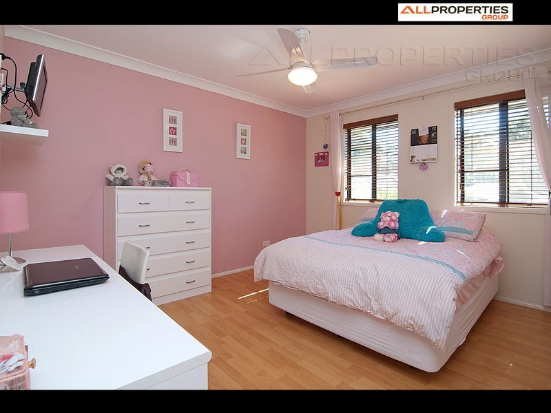 4 Camberwell Place, Forest Lake QLD 4078