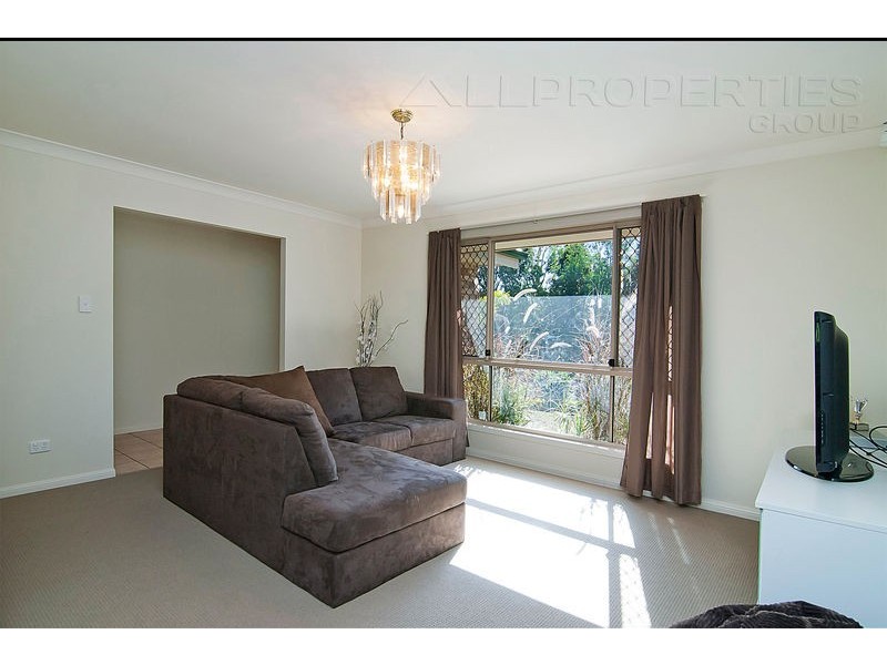 21 Acorn Circuit, Forest Lake QLD 4078