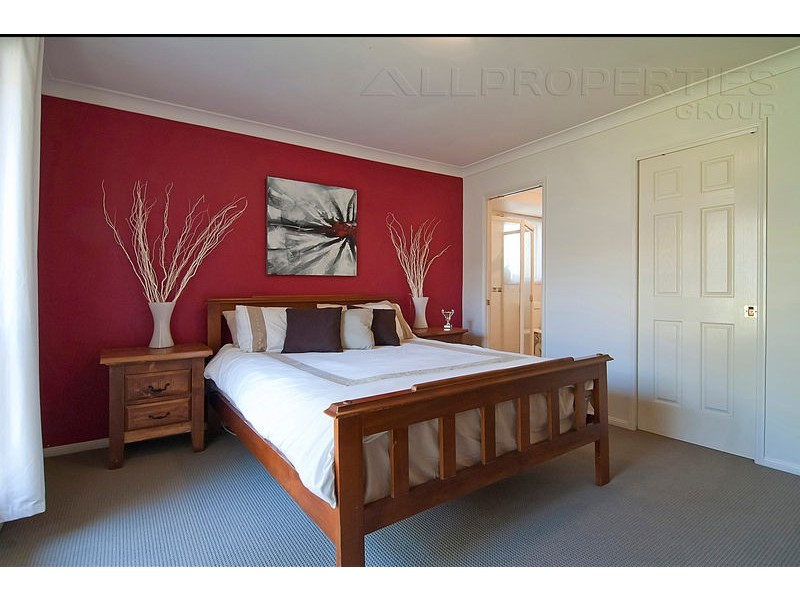 21 Acorn Circuit, Forest Lake QLD 4078