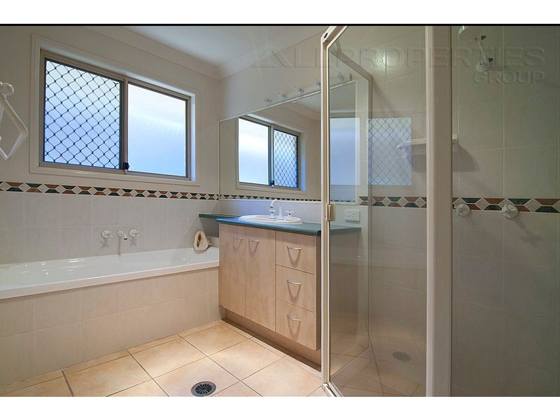 21 Acorn Circuit, Forest Lake QLD 4078