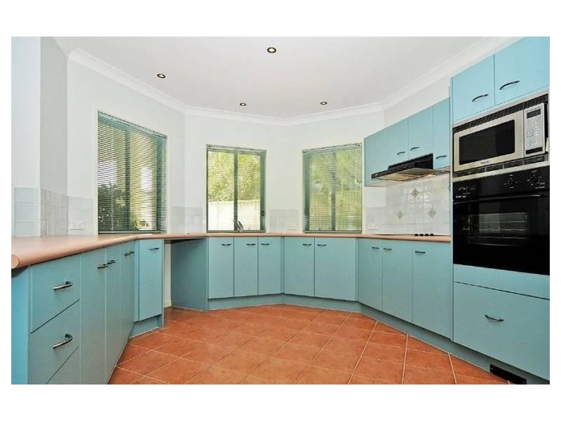 6 Templestowe Close, Forest Lake QLD 4078