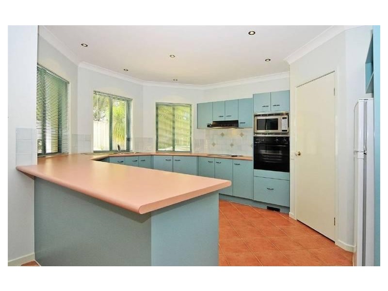 6 Templestowe Close, Forest Lake QLD 4078