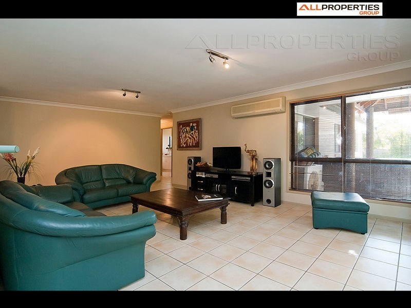 89 Ontario Cres, Parkinson QLD 4115