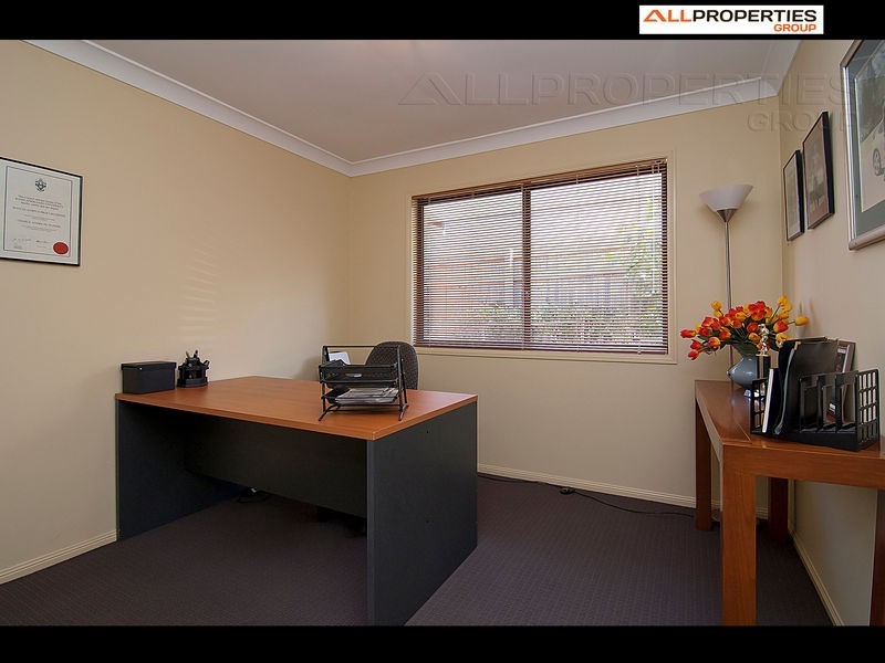 89 Ontario Cres, Parkinson QLD 4115