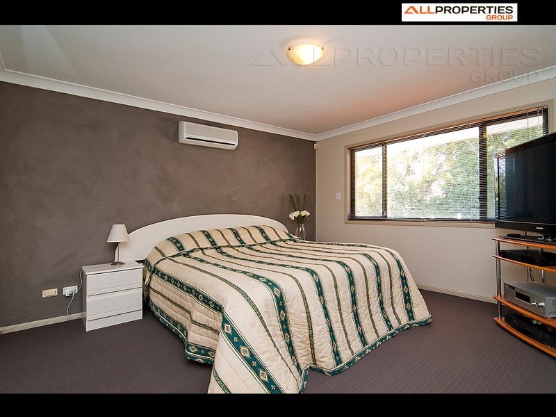 89 Ontario Cres, Parkinson QLD 4115