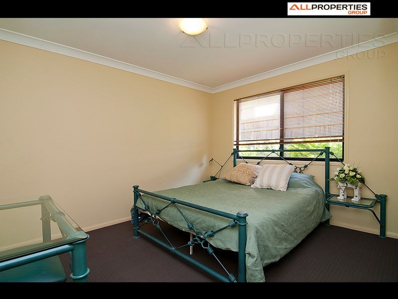 89 Ontario Cres, Parkinson QLD 4115