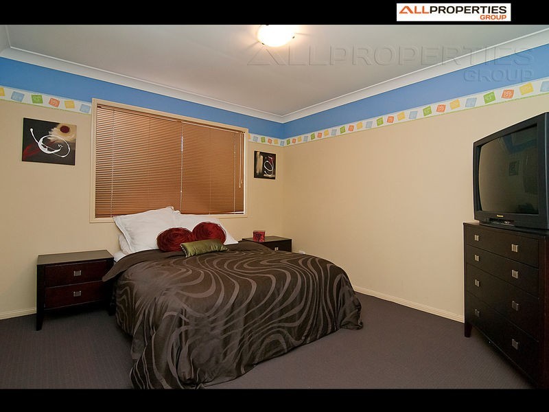 89 Ontario Cres, Parkinson QLD 4115