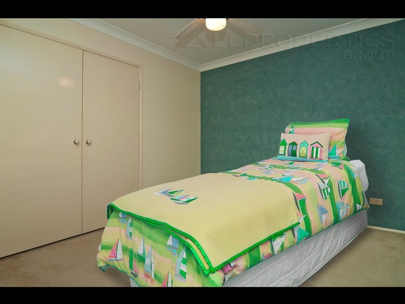8 Clarendon Circuit, Forest Lake QLD 4078