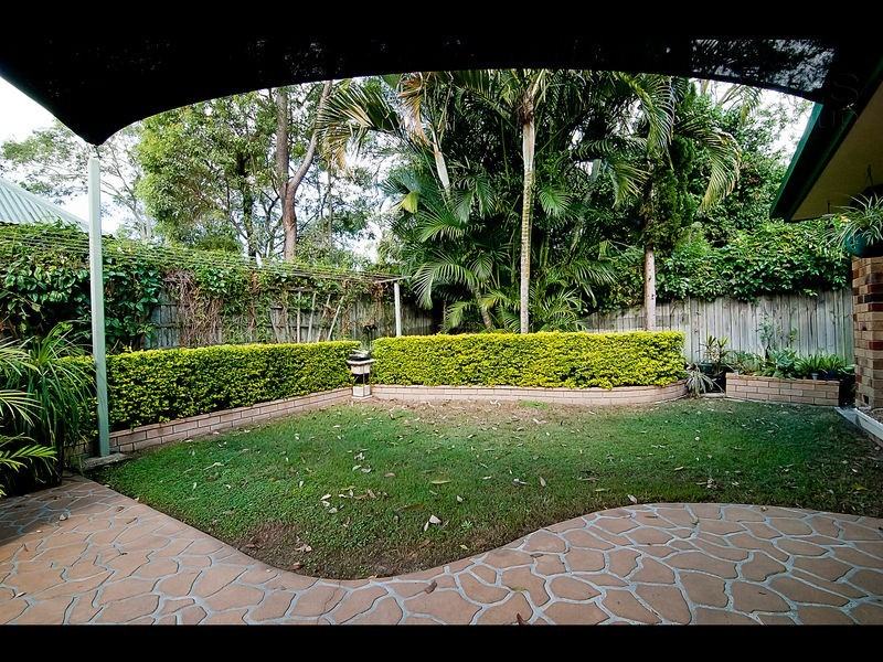 8 Clarendon Circuit, Forest Lake QLD 4078