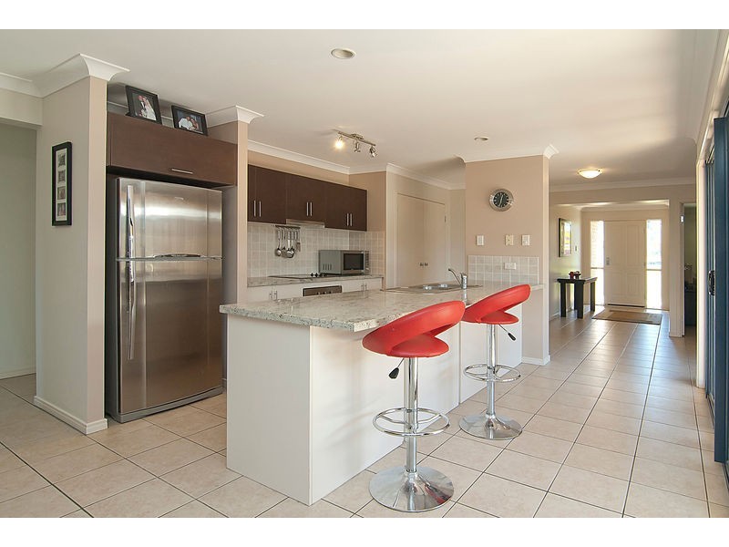 10 Gilberton Crescent, Forest Lake QLD 4078