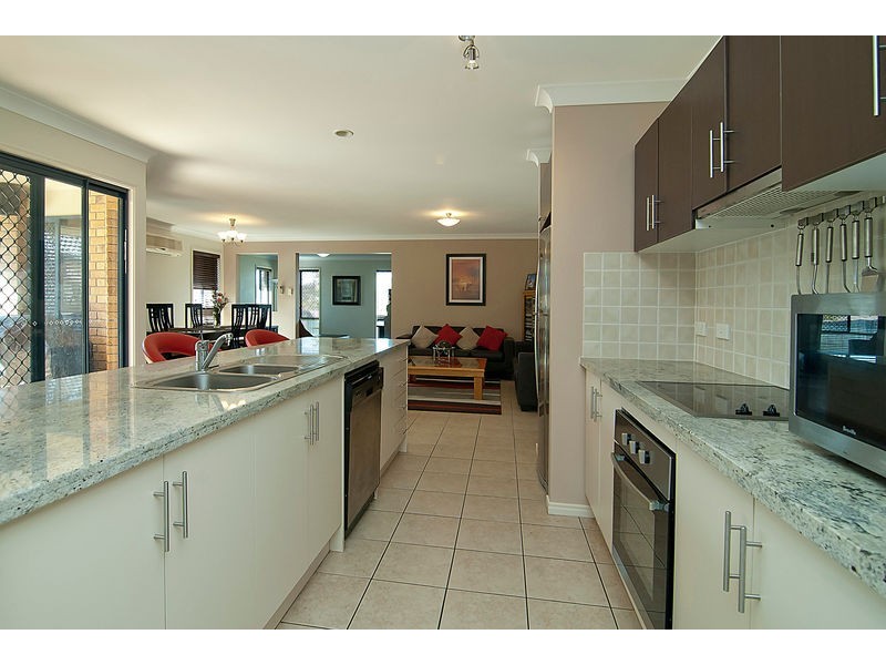 10 Gilberton Crescent, Forest Lake QLD 4078