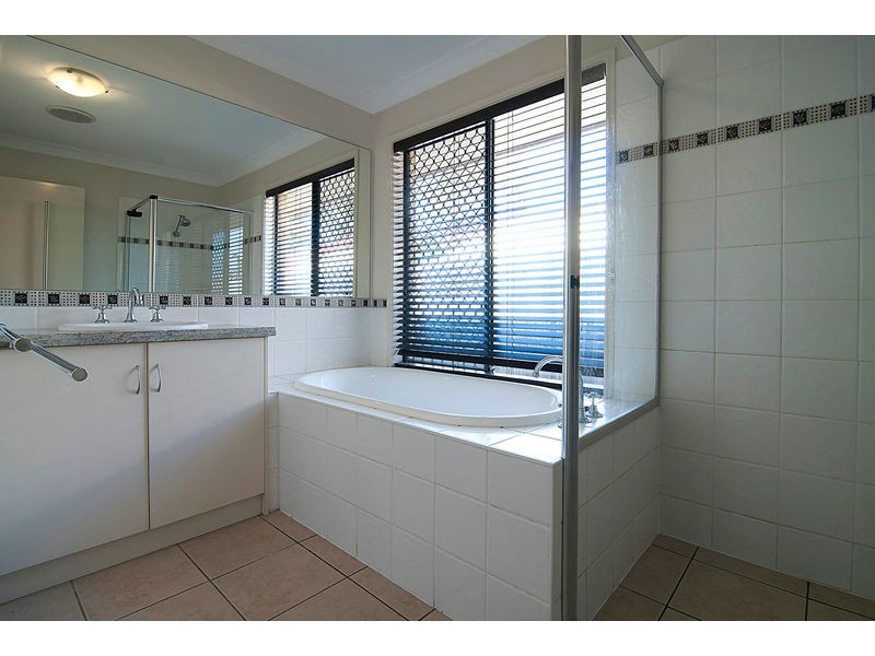 10 Gilberton Crescent, Forest Lake QLD 4078