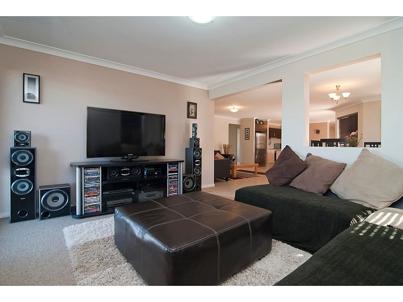 10 Gilberton Crescent, Forest Lake QLD 4078