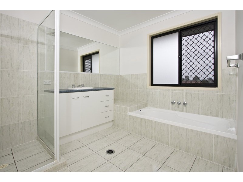 2 Dulwich Pl, Forest Lake QLD 4078