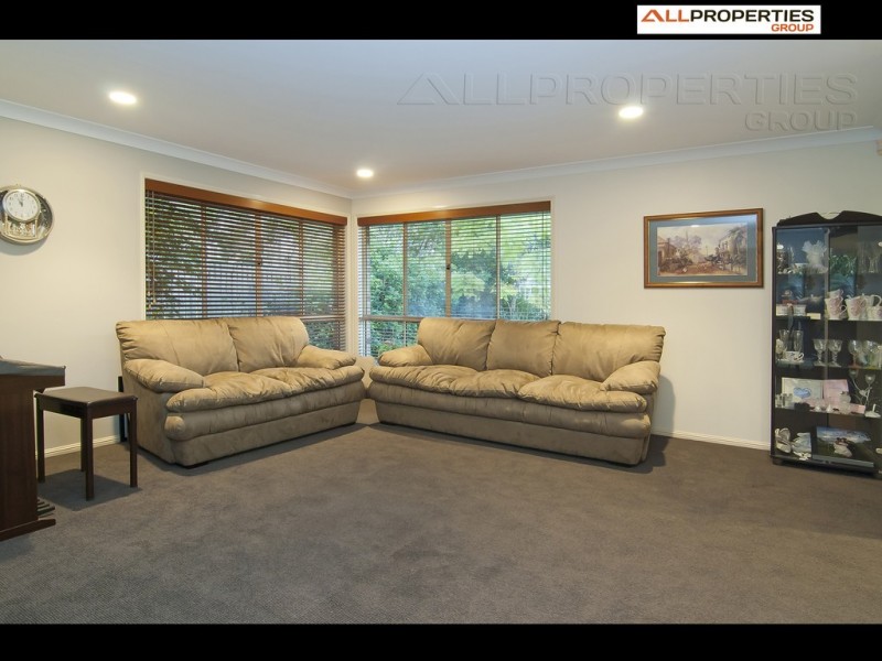 5 Aspen Cres, Parkinson QLD 4115