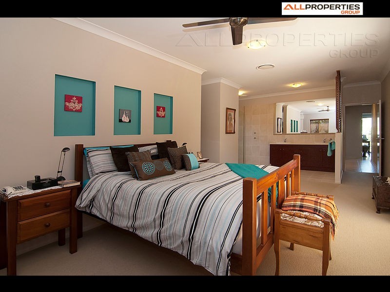 18 Vaucluse Street, Forest Lake QLD 4078