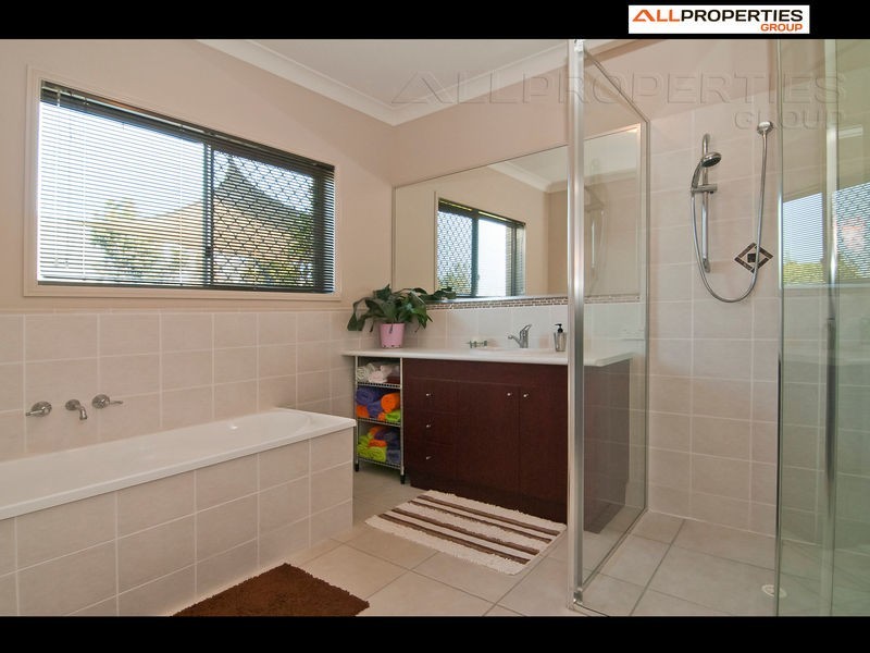 18 Vaucluse Street, Forest Lake QLD 4078