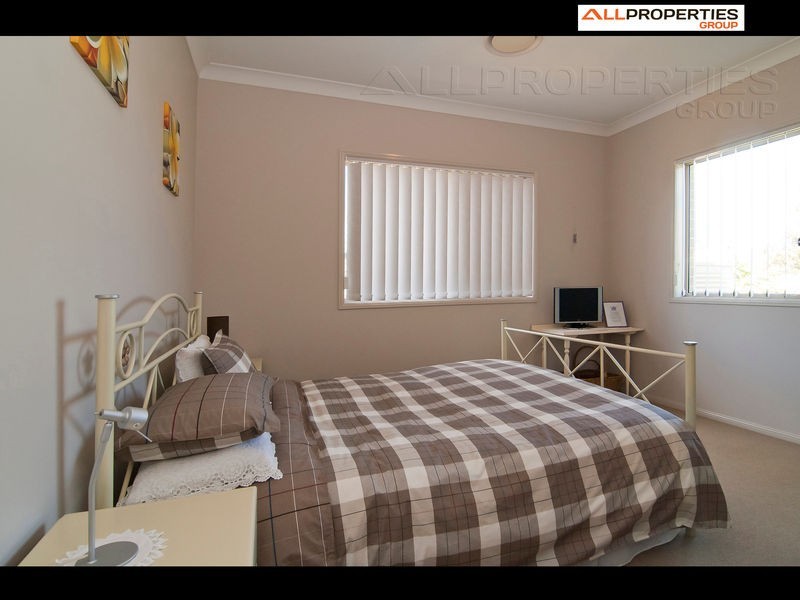 18 Vaucluse Street, Forest Lake QLD 4078