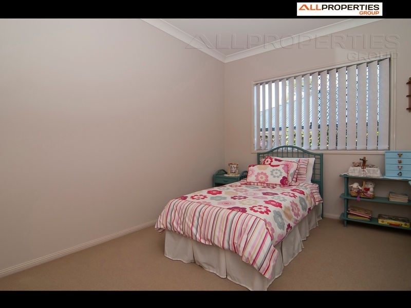 18 Vaucluse Street, Forest Lake QLD 4078